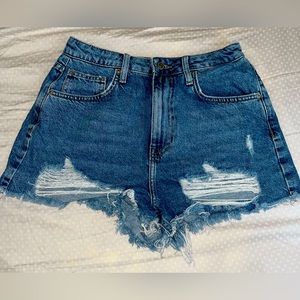 Forever 21 Women Denim Shorts Size 28 Medium Wash